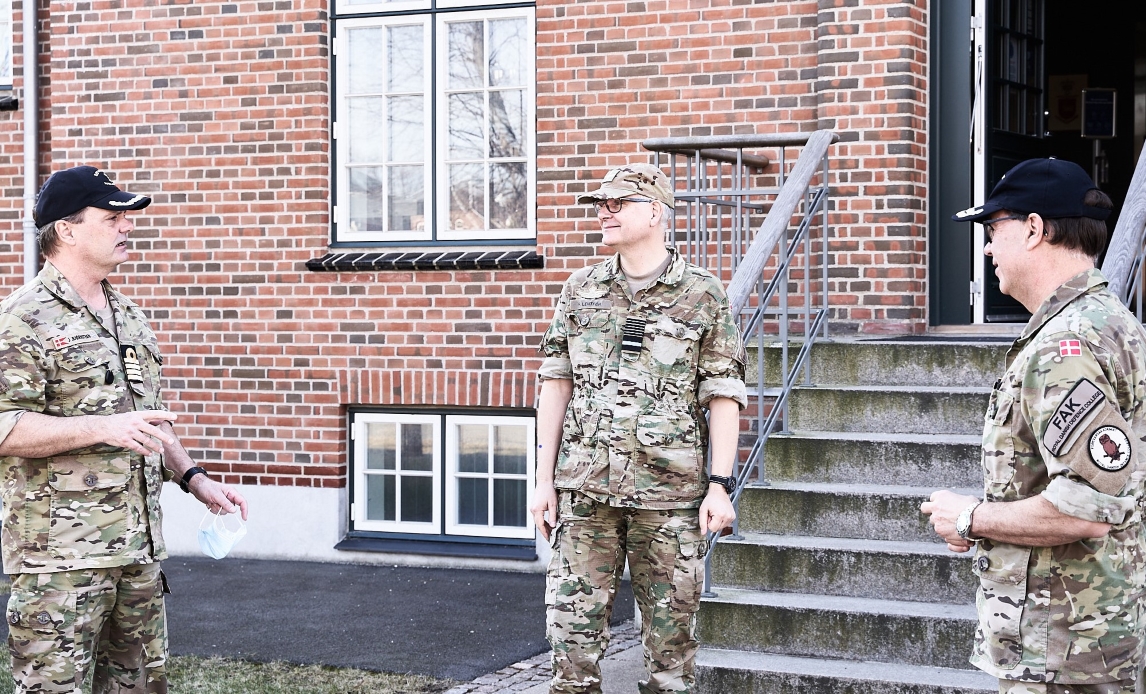 Forsvarschef, general Flemming Lentfer, besøger Søværnets Officersskole.