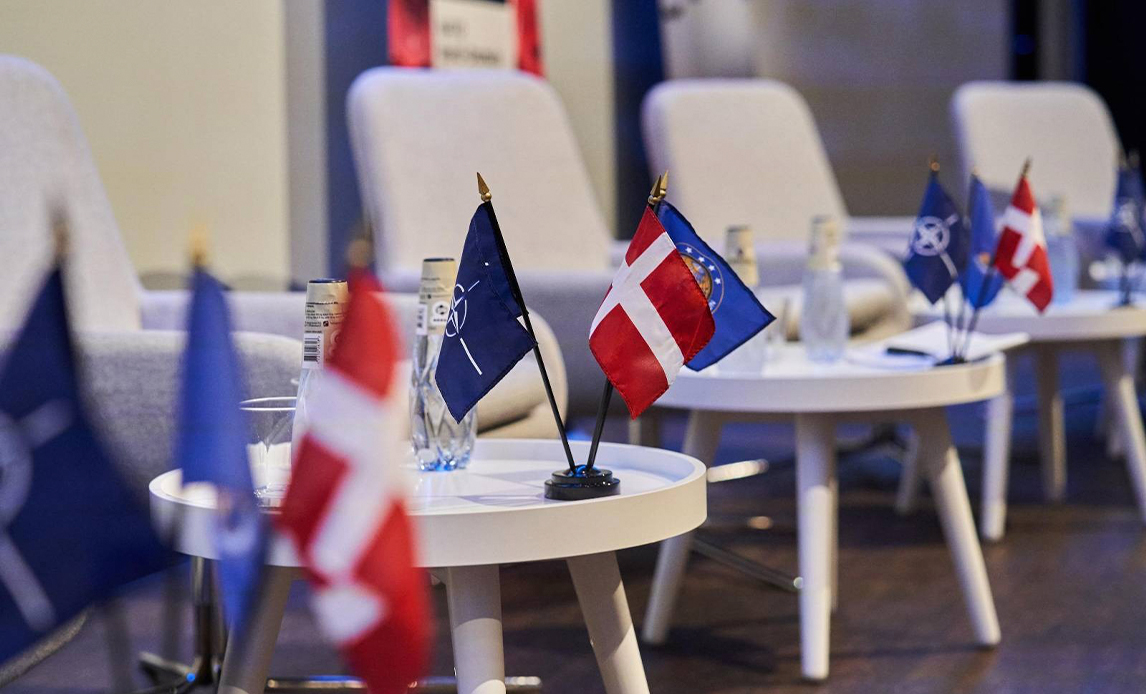 Opstillede flag til NATO MDO konference