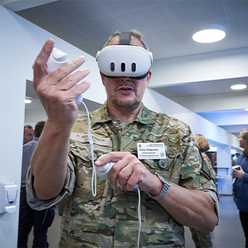 Soldat med VR-briller
